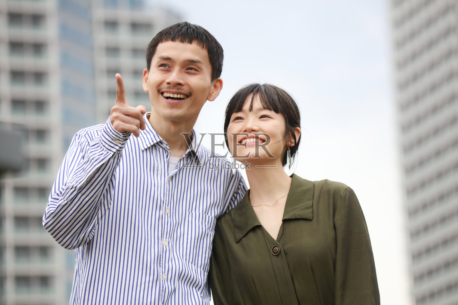 微笑夫妇照片摄影图片