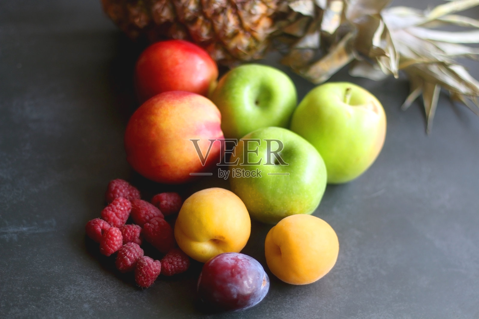 五颜六色的水果照片摄影图片