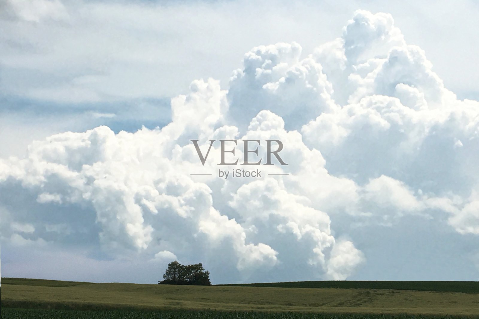 巨大的云的形成照片摄影图片