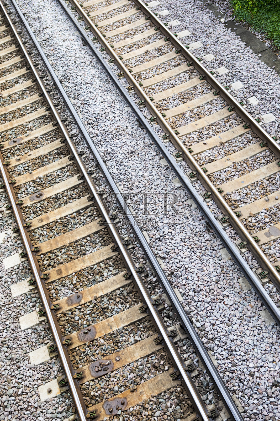 从高角度看的铁路轨道照片摄影图片