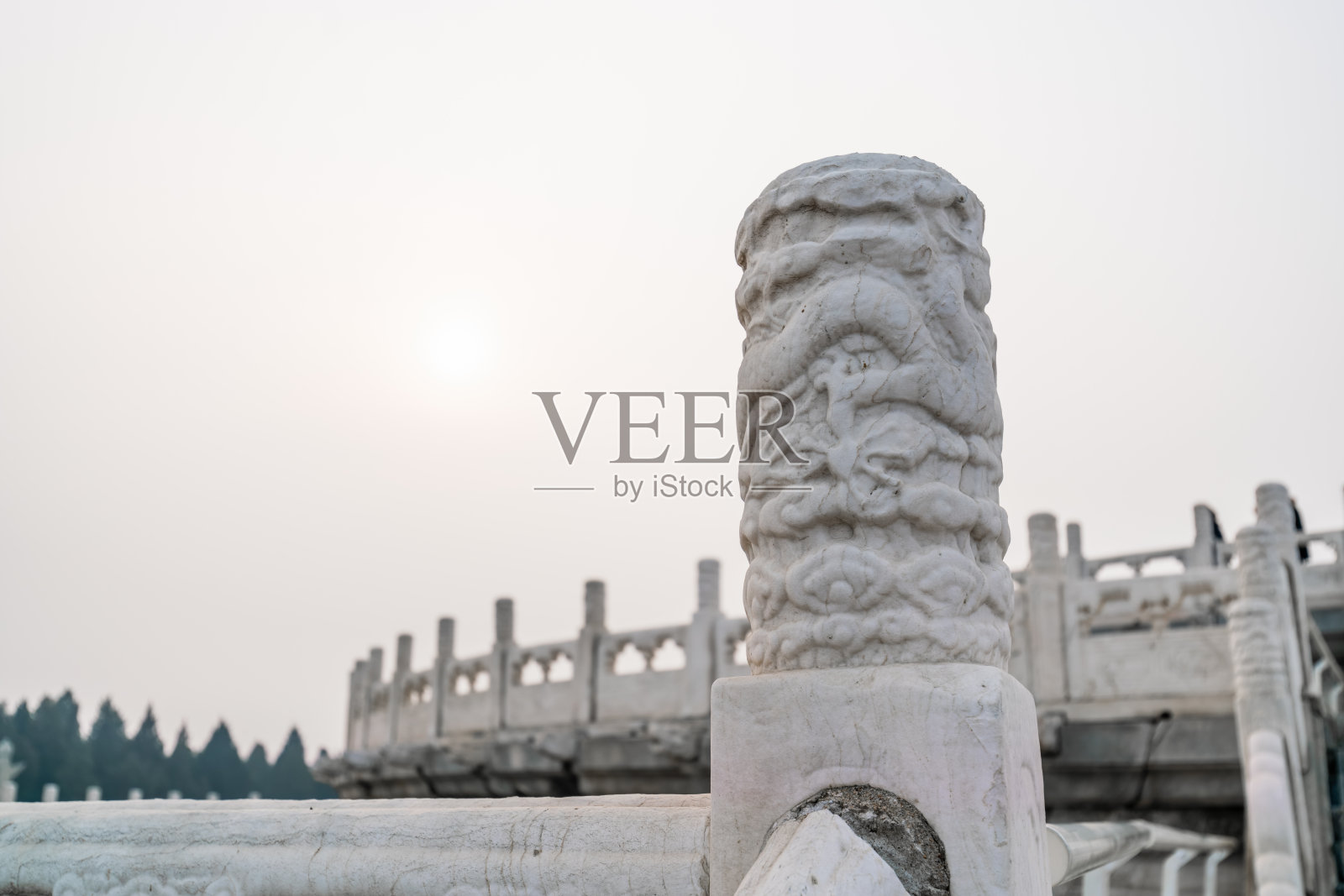 天坛公园，传统的中国图案雕刻在花岗岩上照片摄影图片