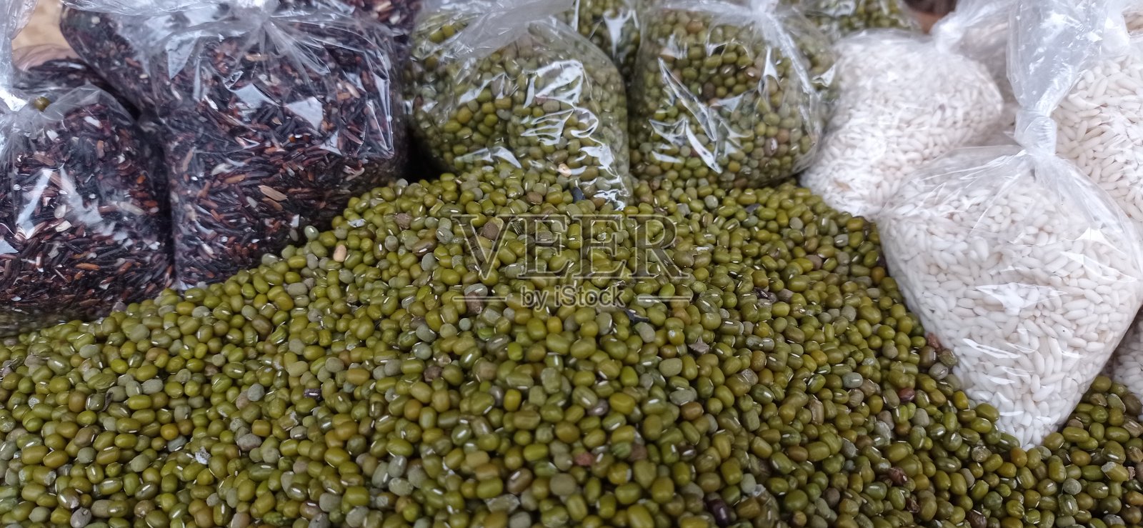 本地鸡蛋照片摄影图片