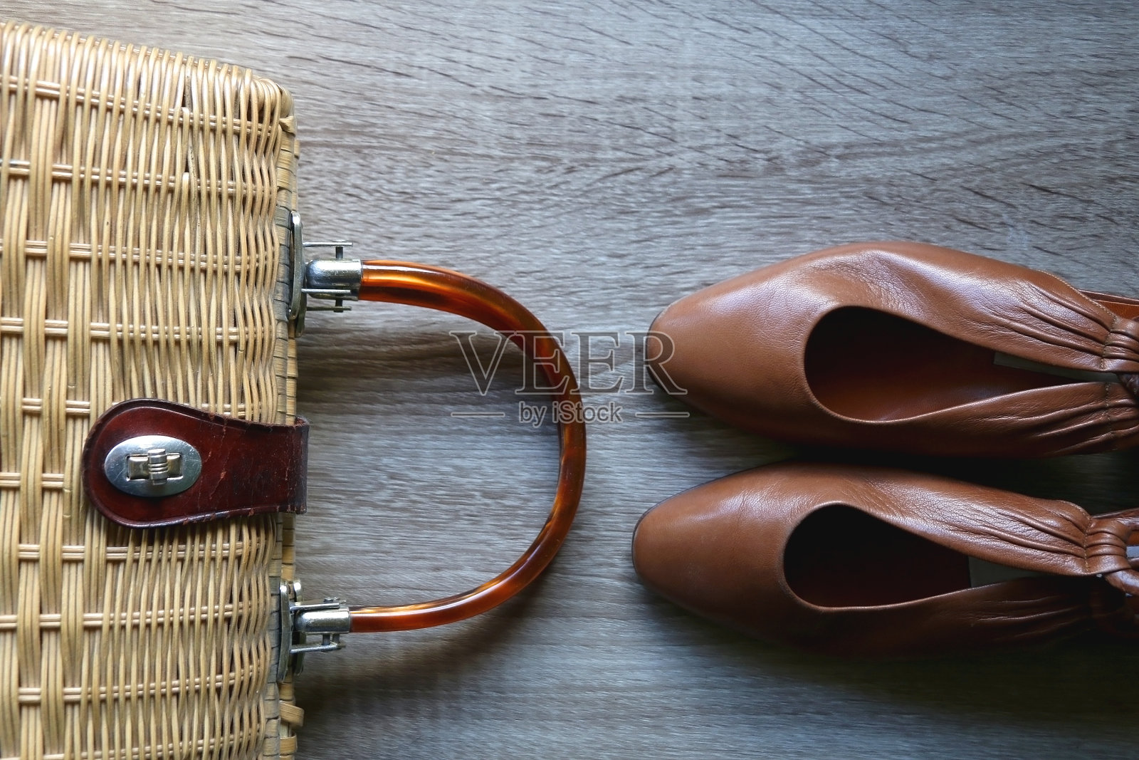 稻草袋和复古鞋照片摄影图片