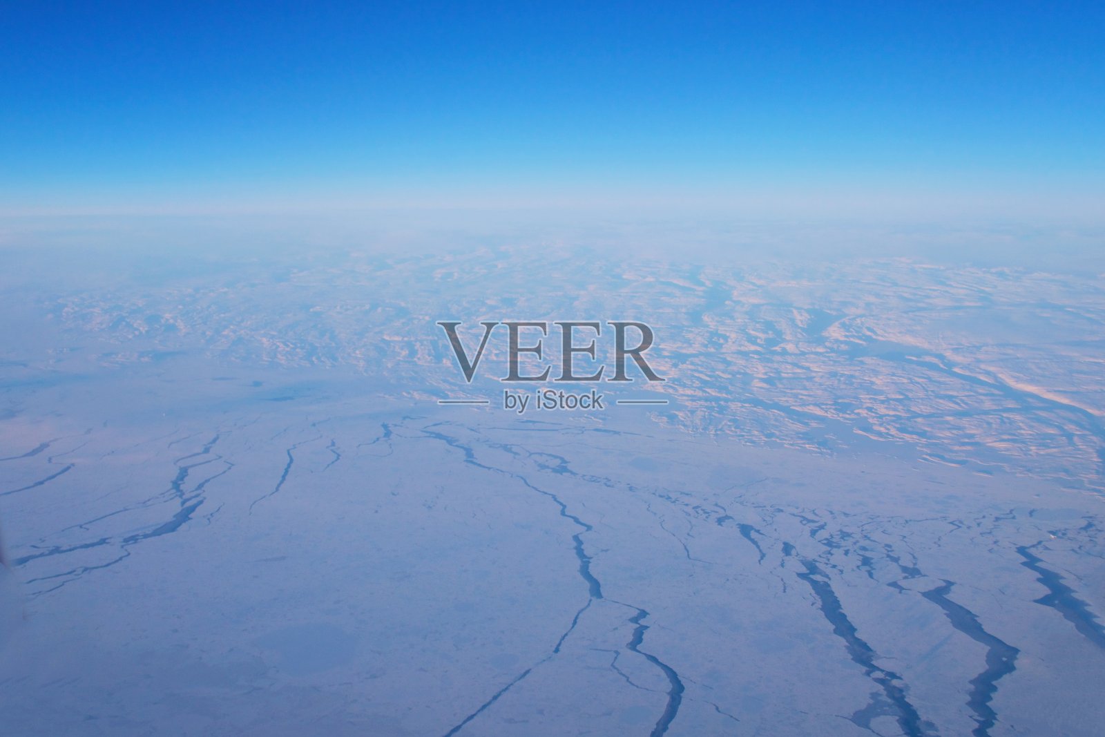 空中拍摄的雪地沙漠照片摄影图片