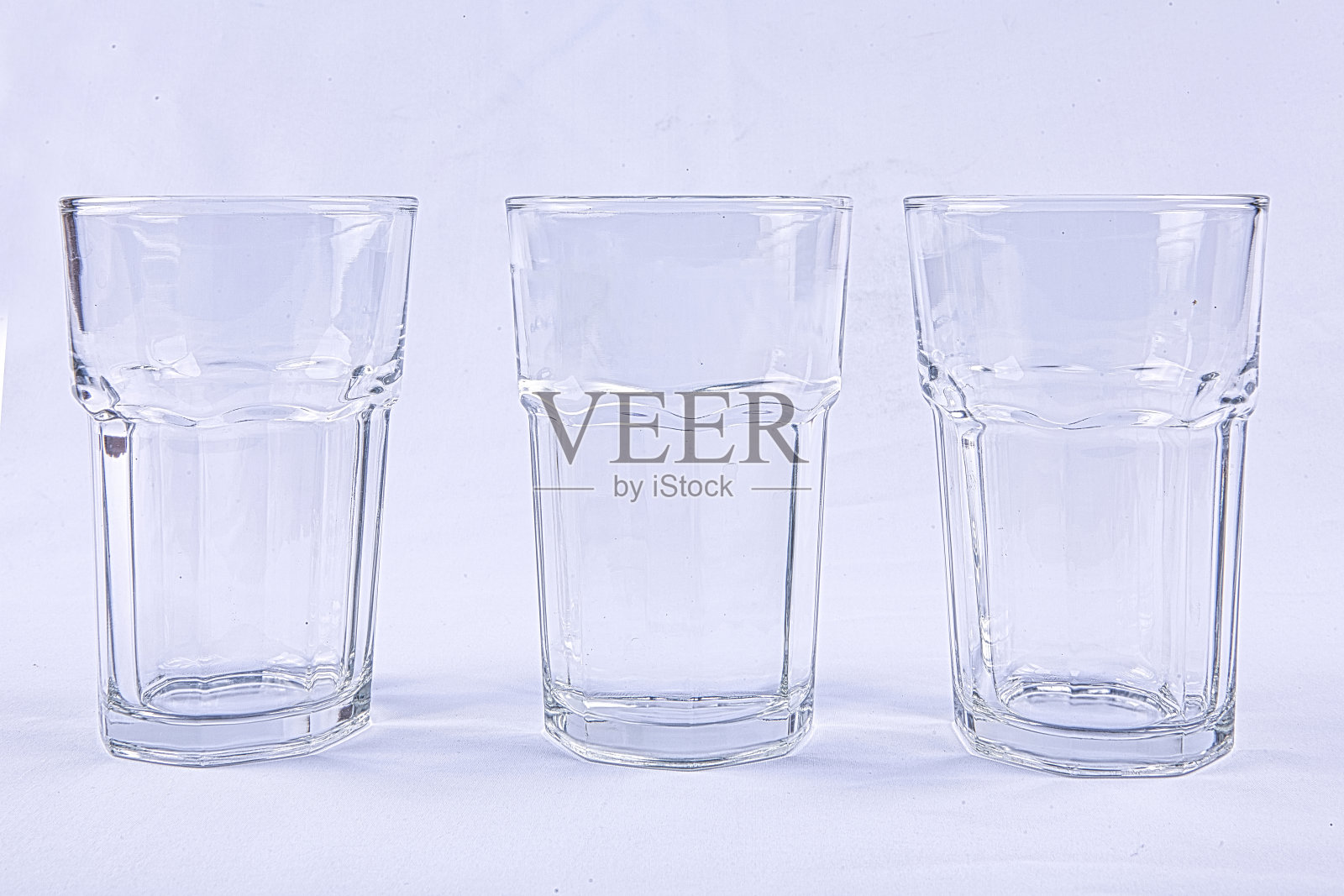 三个空茶杯照片摄影图片