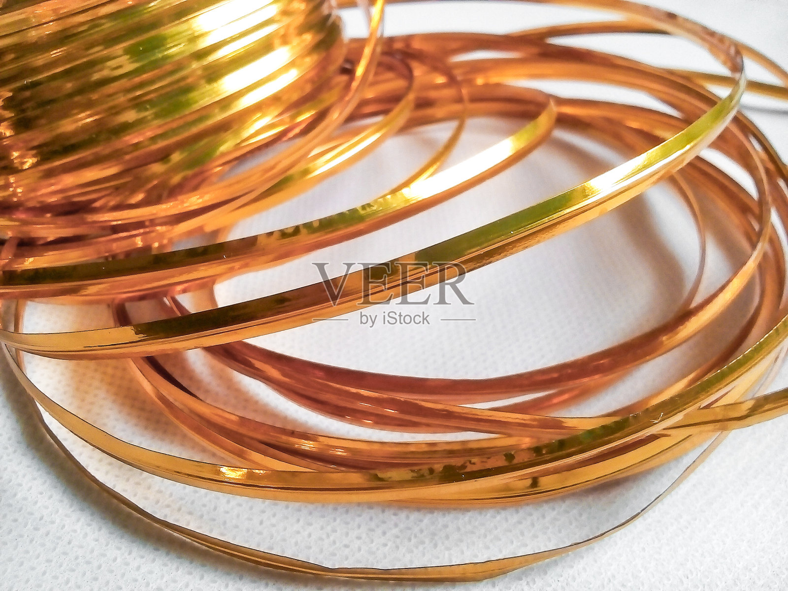 金色扁平线圈照片摄影图片