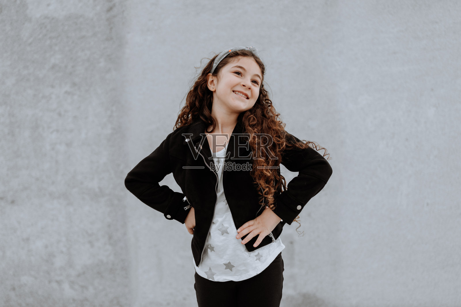 孩子玩着当模特的游戏照片摄影图片