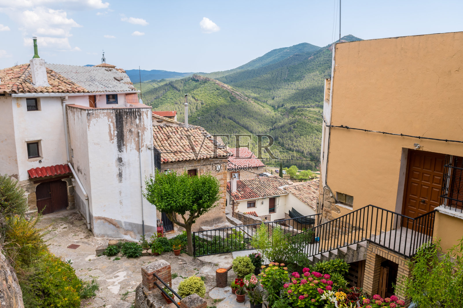 加利皮恩佐是位于西班牙纳瓦拉的一座鬼城照片摄影图片