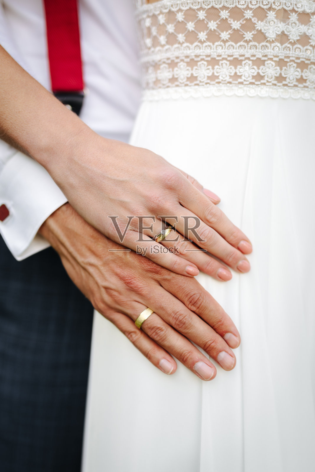 美丽的结婚戒指来了照片摄影图片