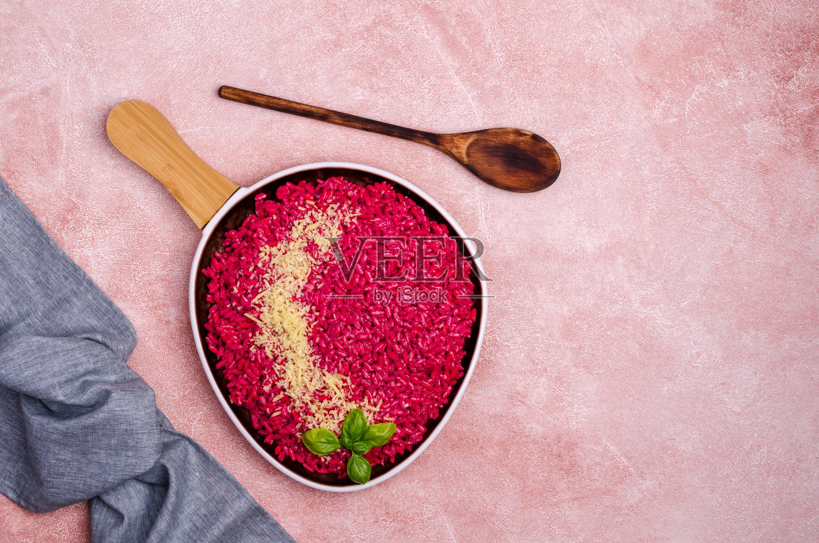 甜菜根芝士调味饭照片摄影图片