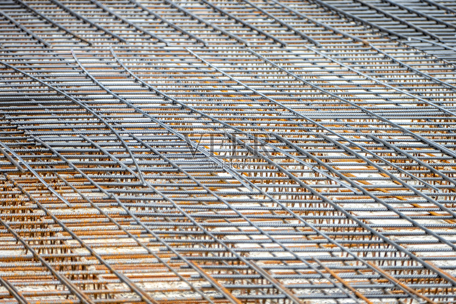 在施工现场准备好浇土的钢网照片摄影图片