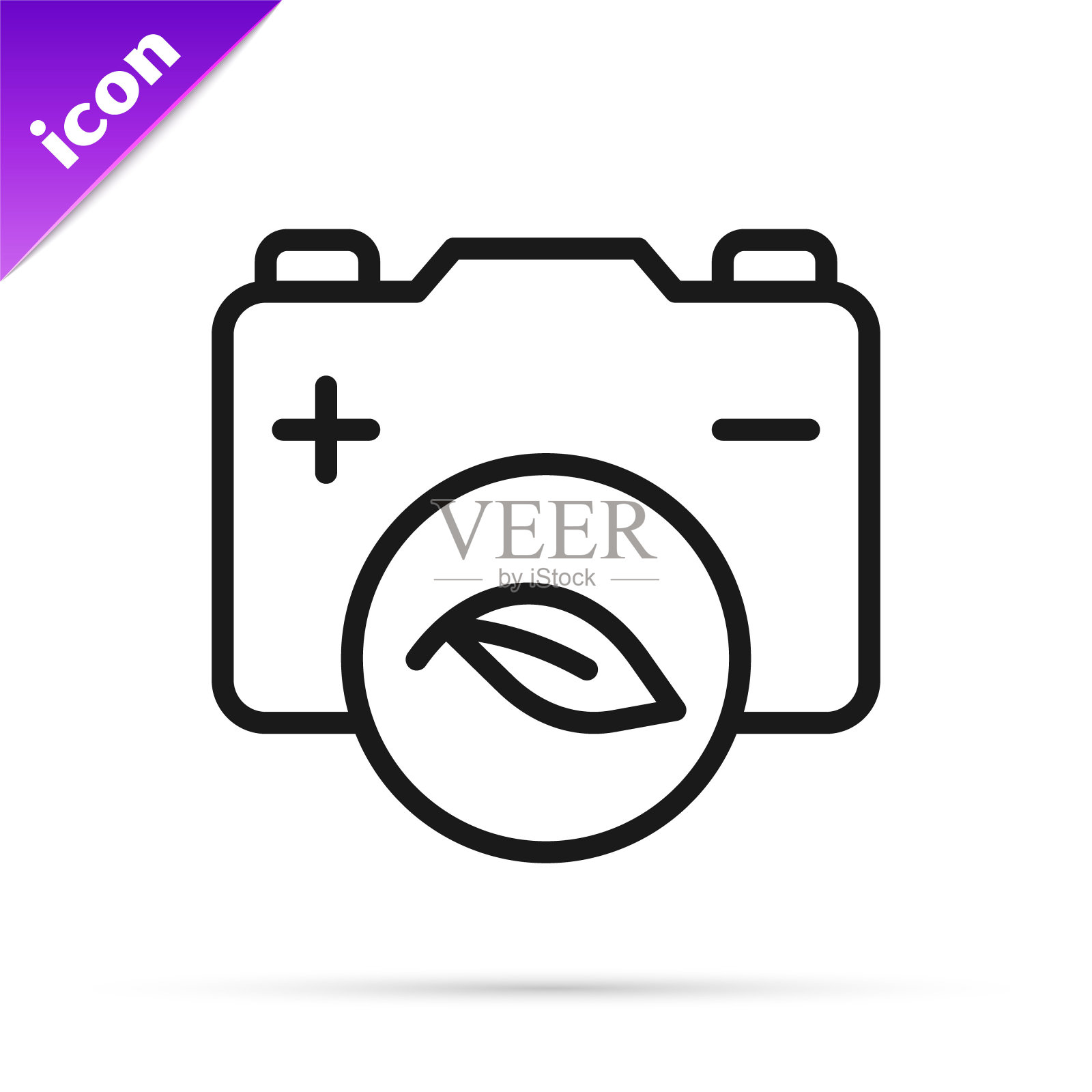 黑线生态自然叶子和电池图标孤立在白色背景上。基于生态节能的能源理念。向量图标素材