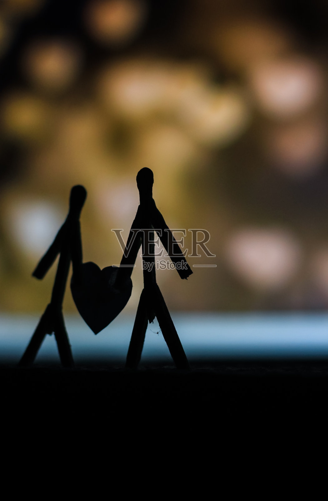 情侣概念：火柴人与心形背景照片摄影图片