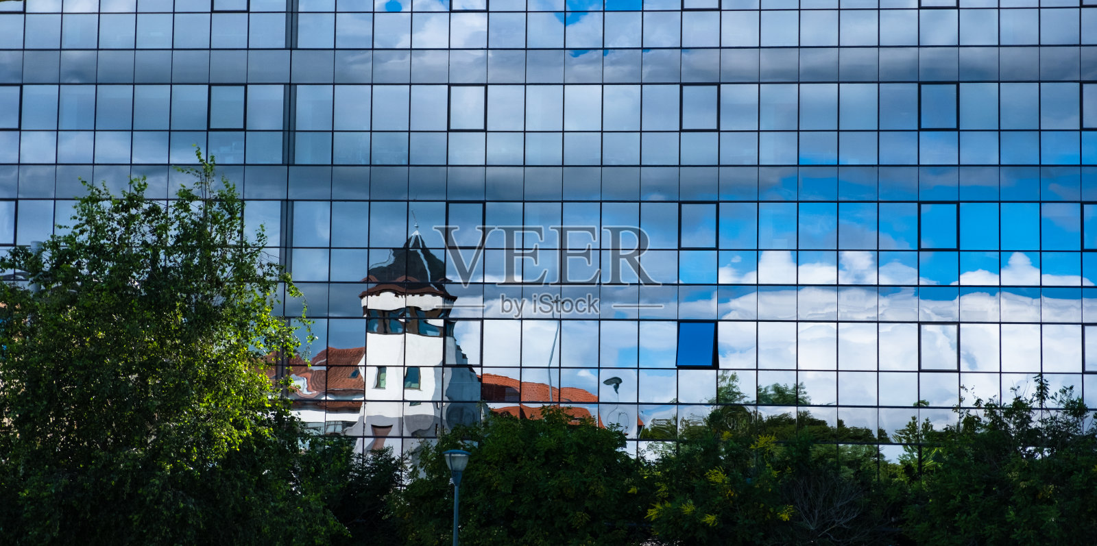 尤斯卡迪多诺斯塔-圣塞巴斯蒂安市的建筑照片摄影图片