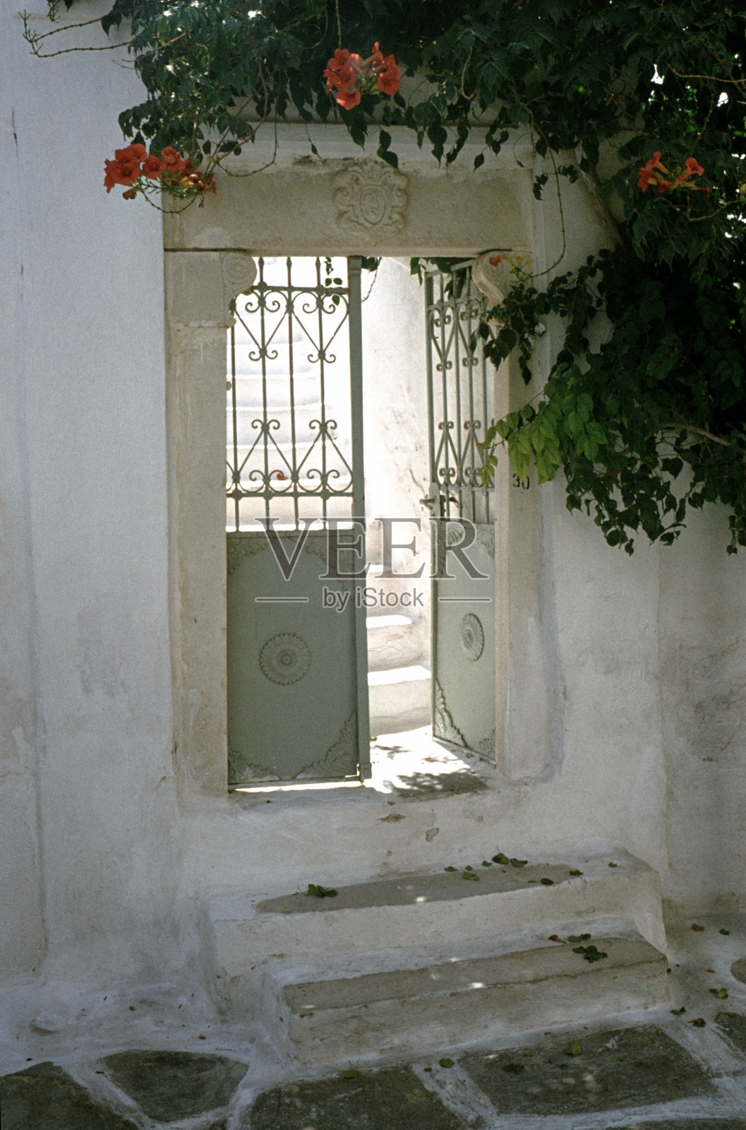 一个典型的希腊前门照片摄影图片