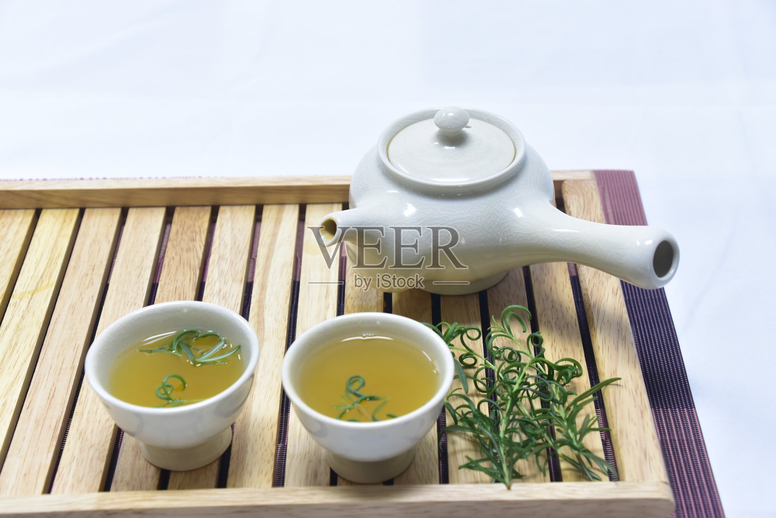 茶具包括花草茶、绿茶和茶照片摄影图片