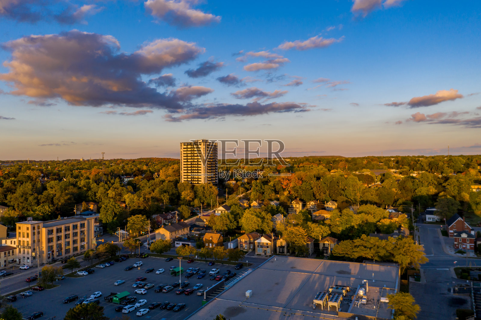 空中城市景观在剑桥，安大略省，加拿大照片摄影图片