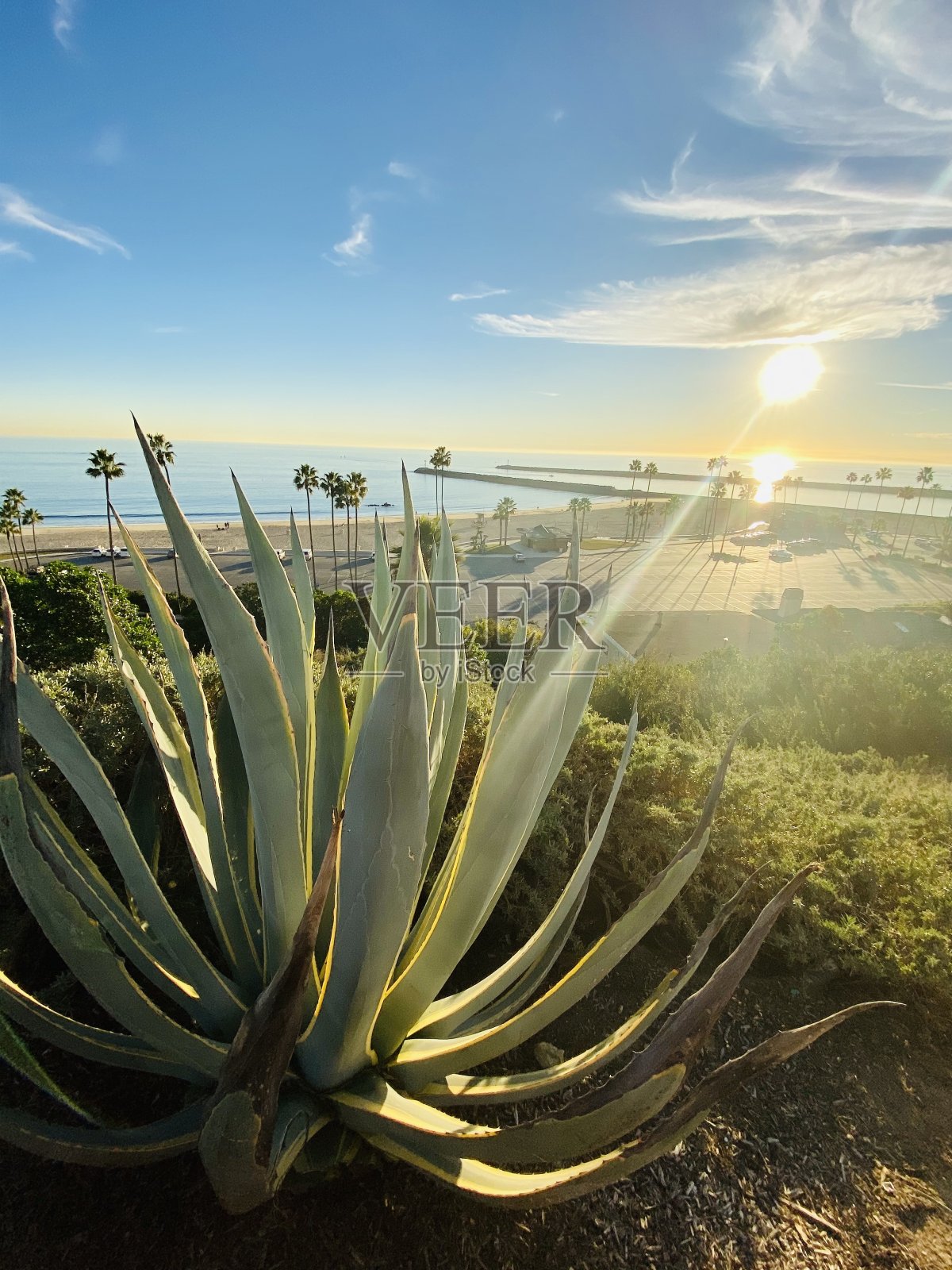 海滩上的日落，新港海滩，美国加州照片摄影图片