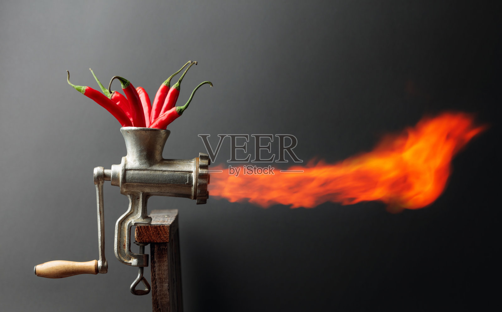 火辣辣的红辣椒。照片摄影图片