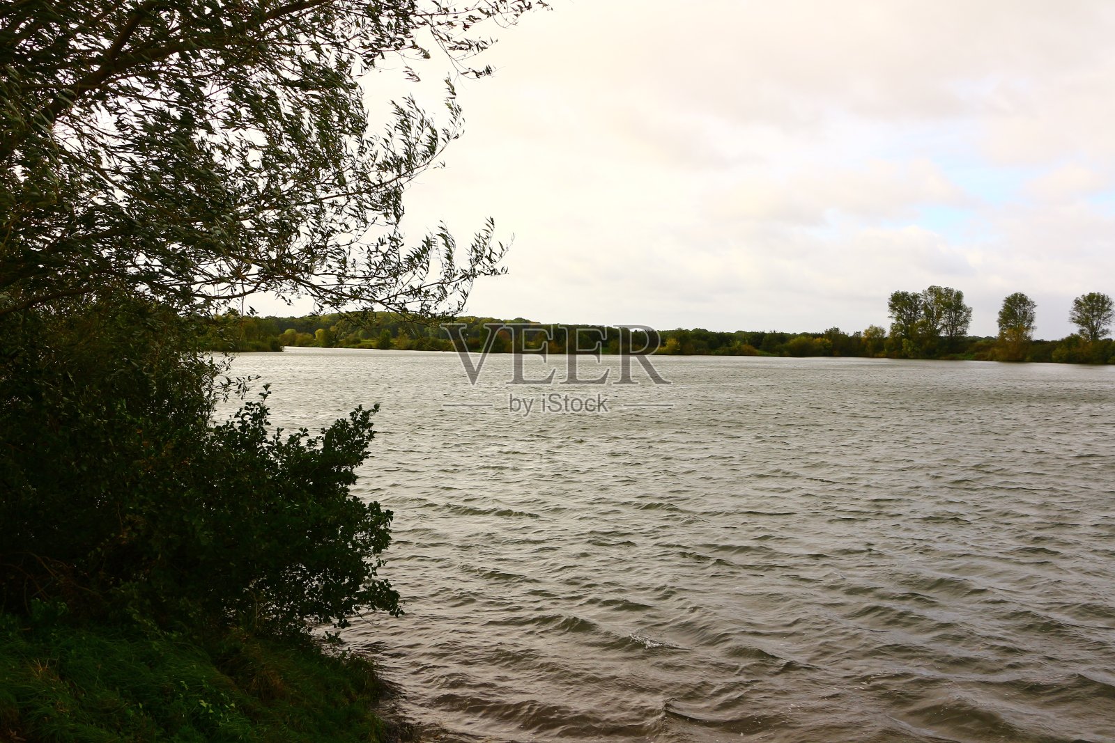 Herbst am Leukermeer在荷兰照片摄影图片