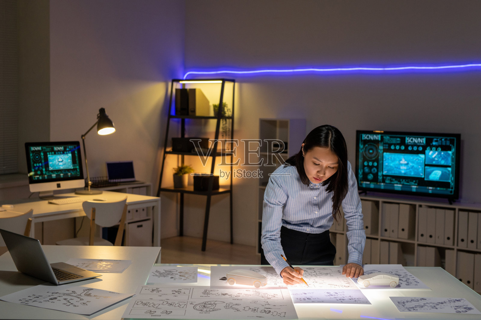 亚洲汽车设计师素描照片摄影图片