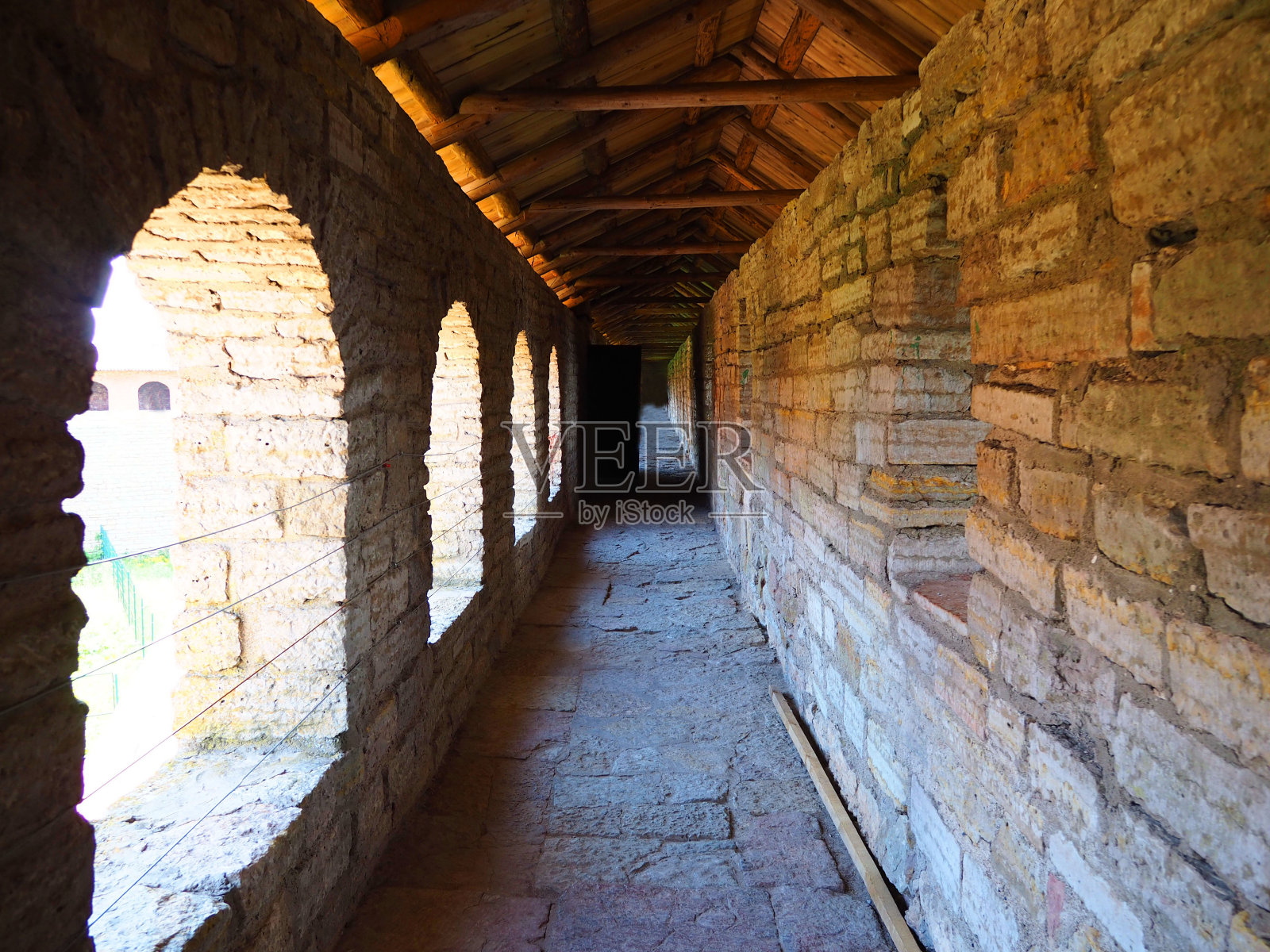 古俄罗斯要塞的城墙。照片摄影图片