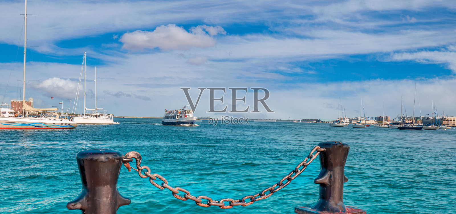 著名的波士顿港和港口游船照片摄影图片