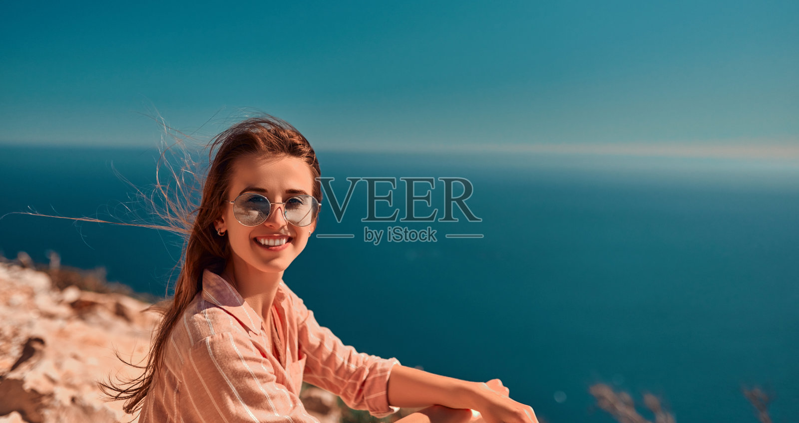 快乐的游客照片摄影图片