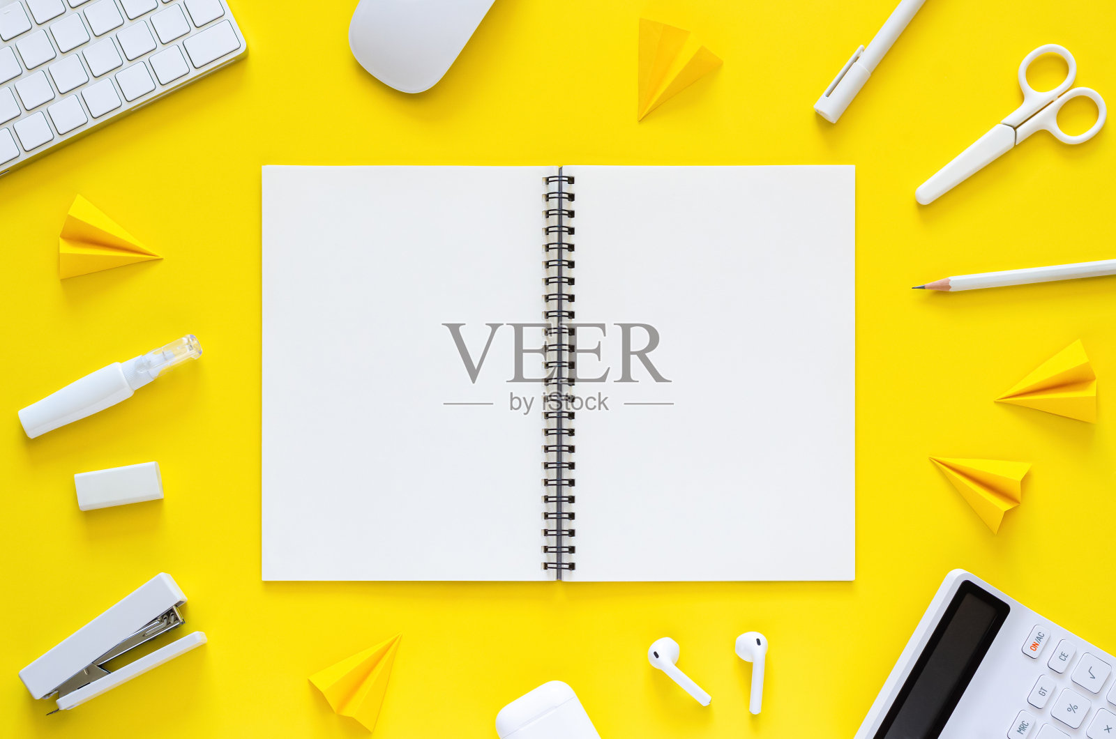 空白笔记本，供学生和官员使用照片摄影图片