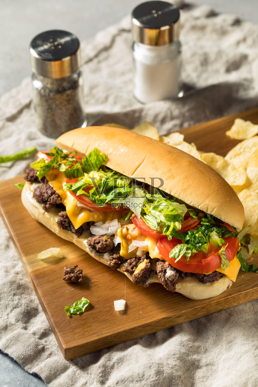 自制碎芝士牛肉三明治照片摄影图片