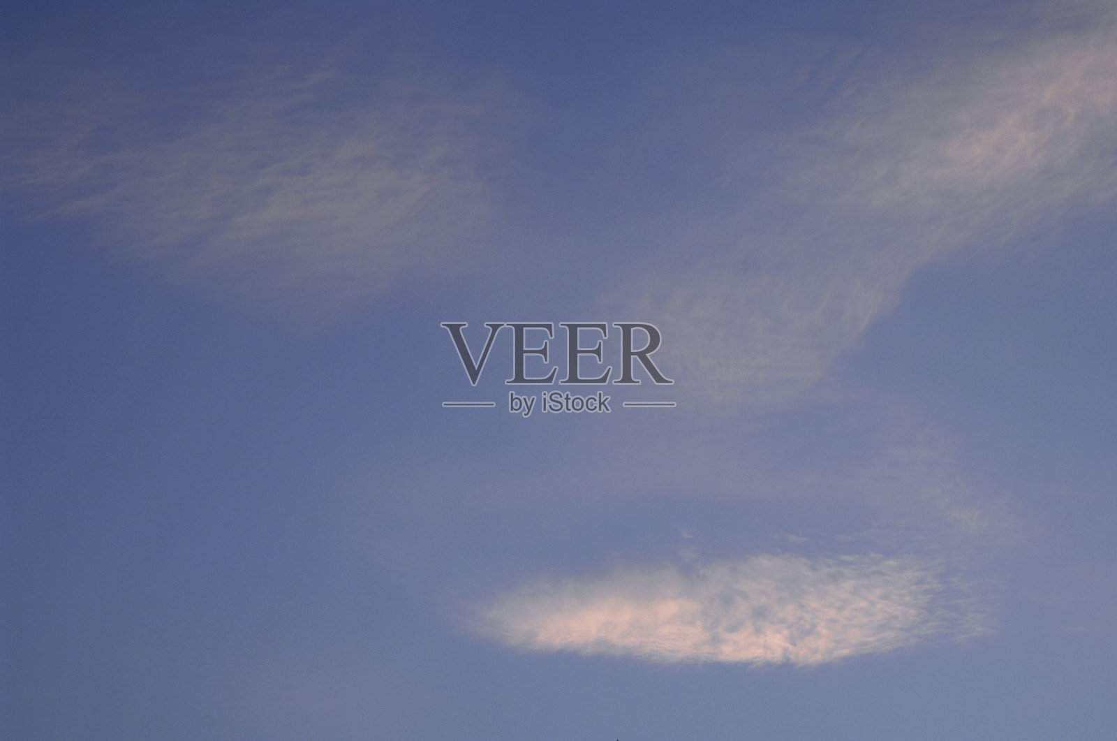 光和云照片摄影图片