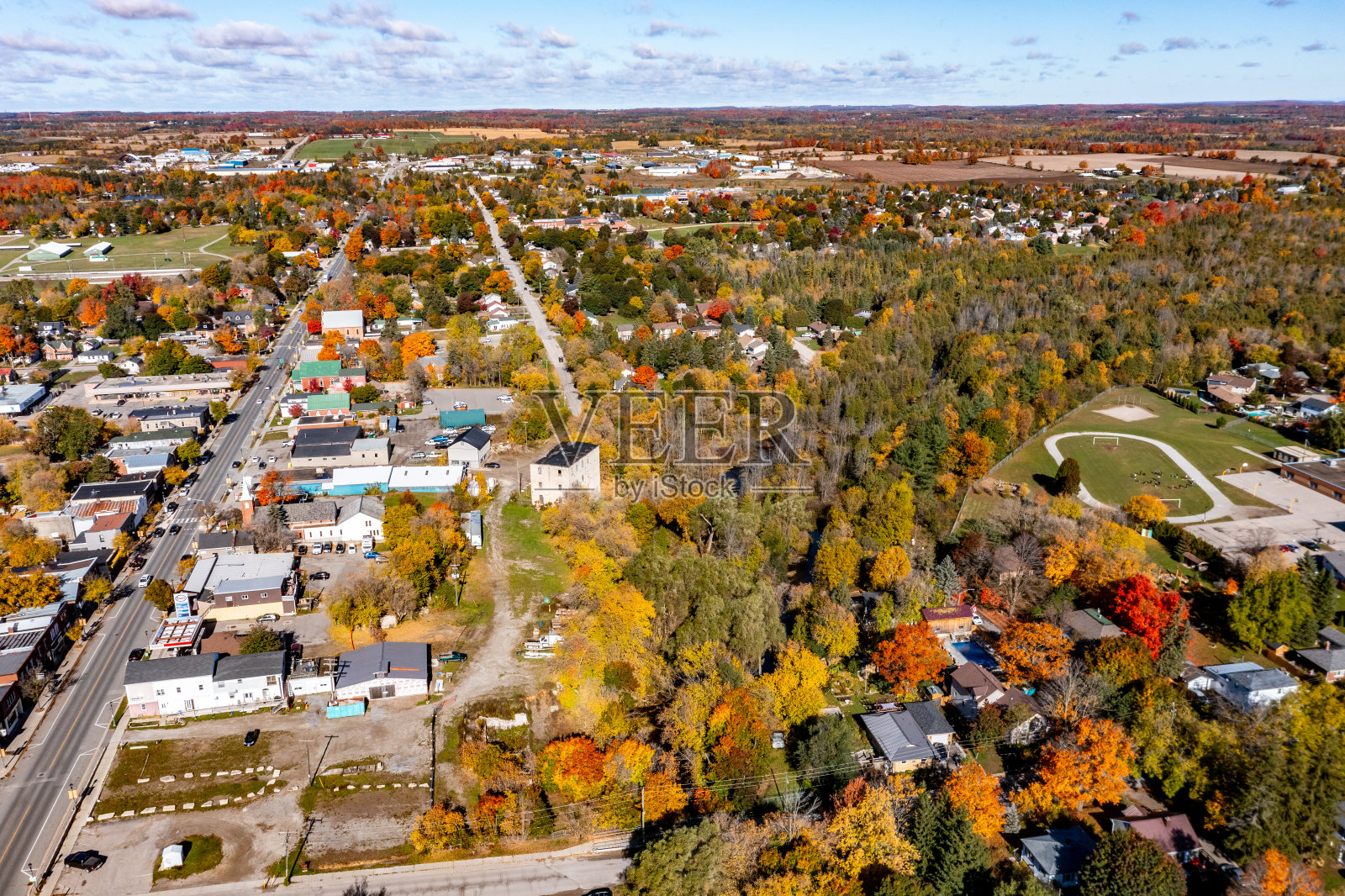 加拿大惠灵顿县艾琳的空中市中心照片摄影图片