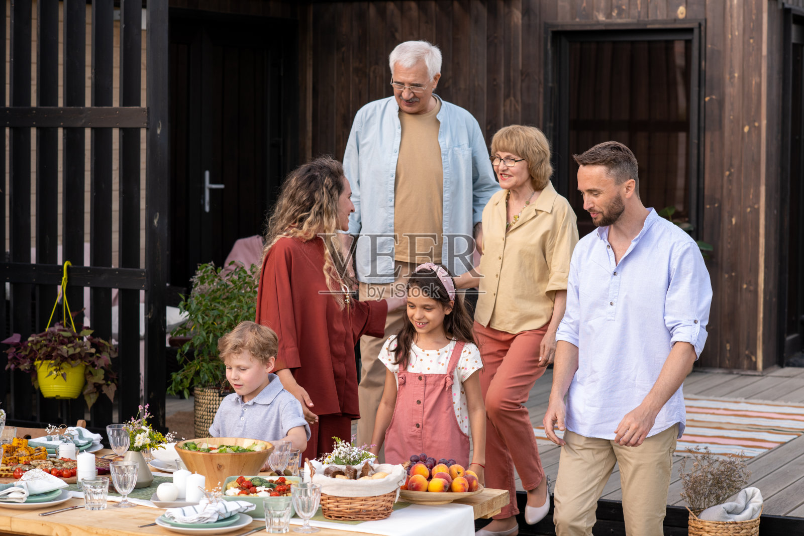 大家庭聚会照片摄影图片