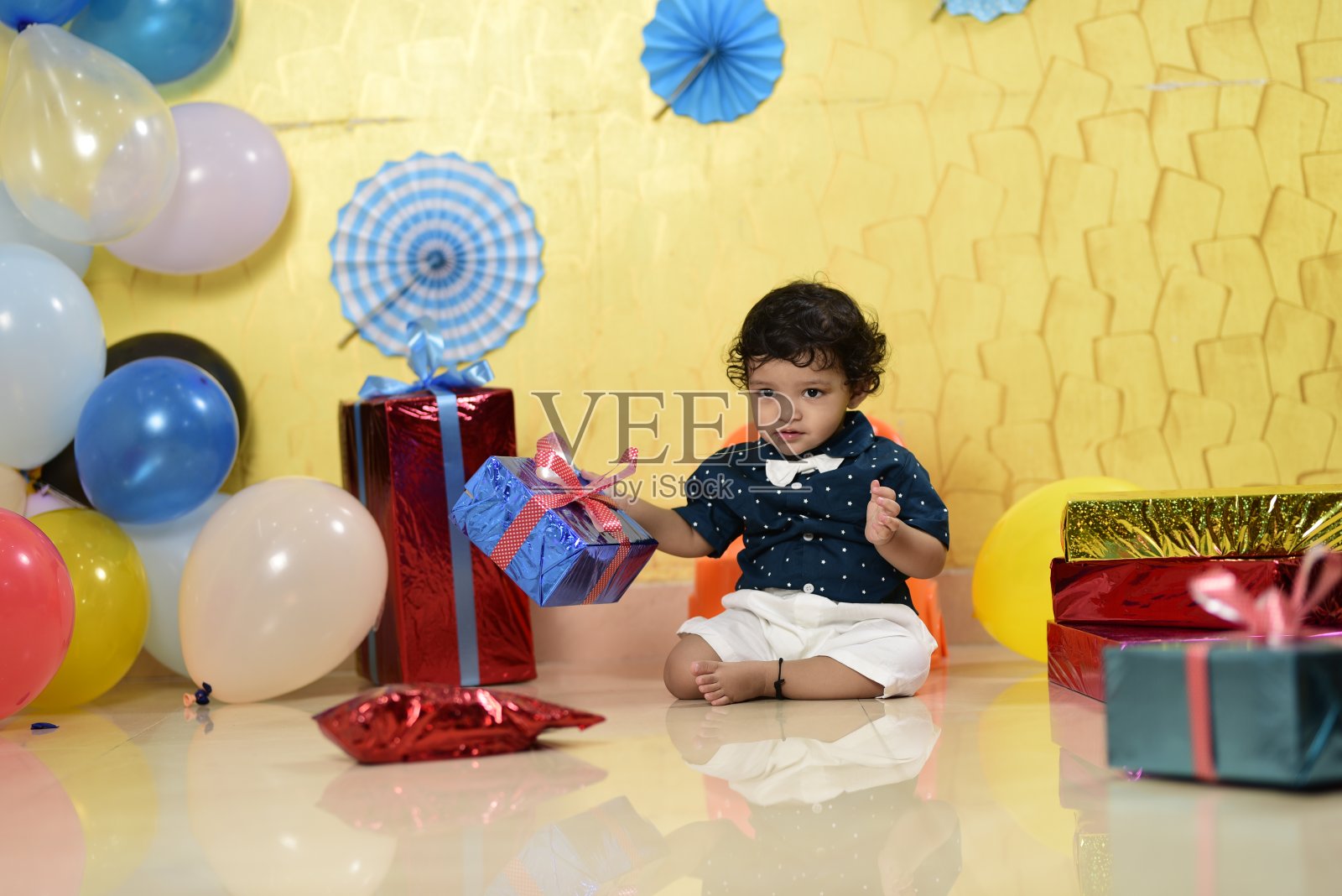 孩子们的生日聚会照片摄影图片