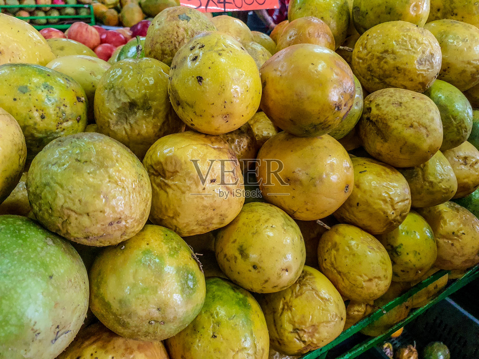 超市里可以买到的百香果照片摄影图片