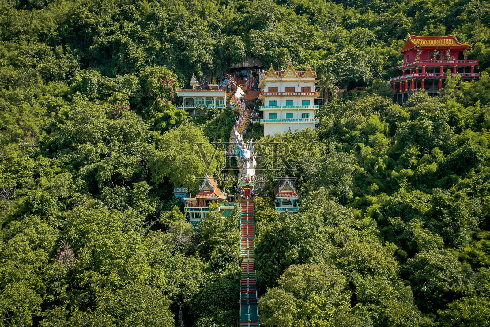 泰国北碧府的班坦寺和洞穴照片摄影图片