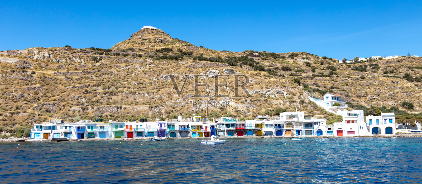 克利玛渔村全景，米洛斯岛，希腊，照片摄影图片