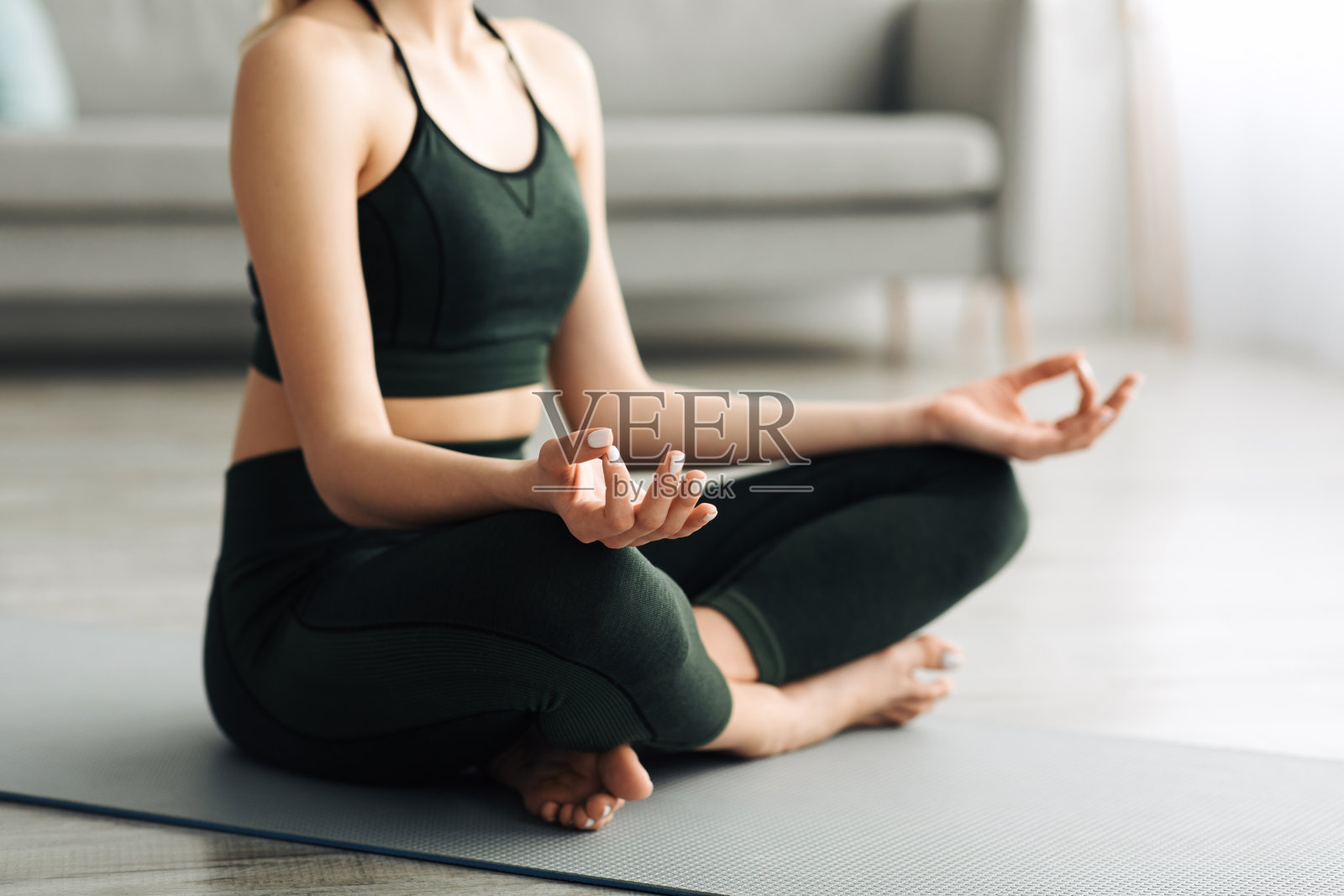 冥想，自由时间，保健，休息和放松。没有压力，自由，呼吸练习照片摄影图片