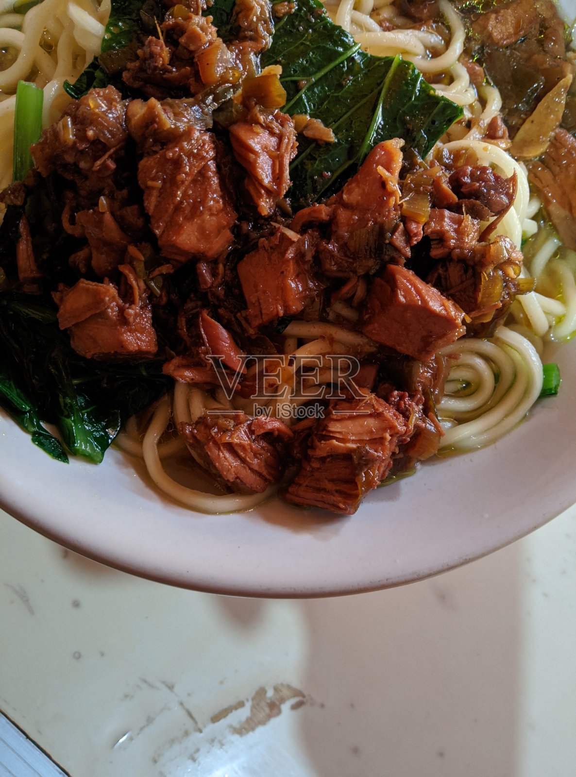 一碗美味的印尼传统鸡肉面照片摄影图片