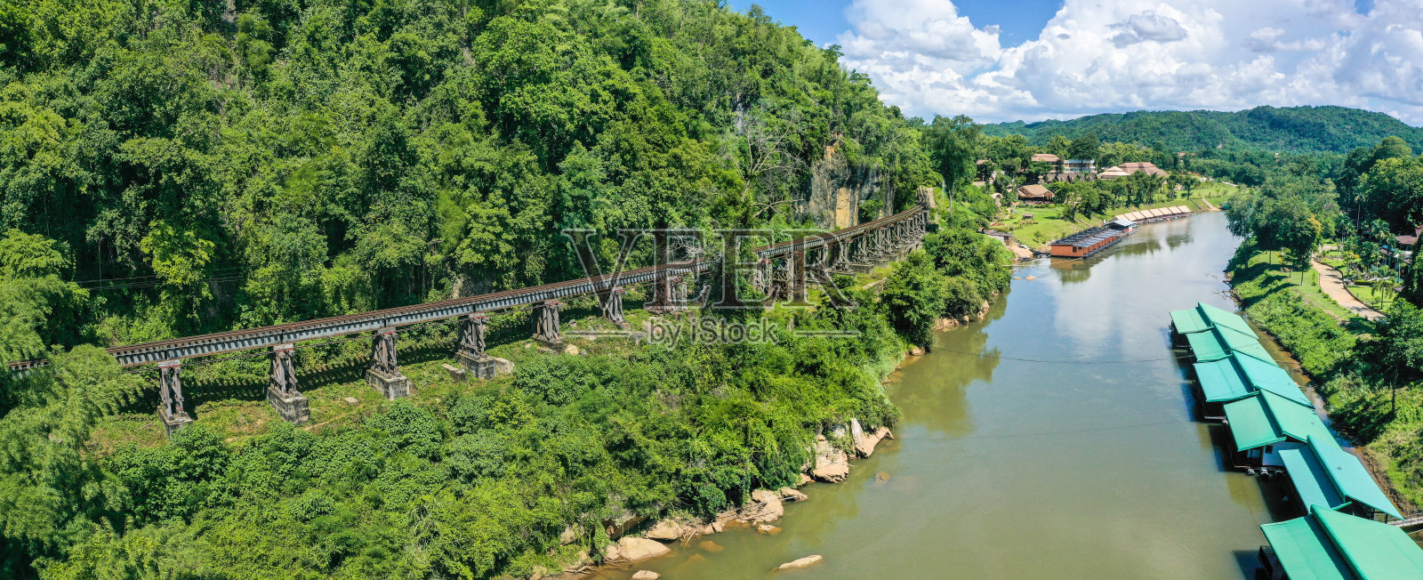 死亡铁路桥，暹罗缅甸铁路，在泰国北碧府照片摄影图片