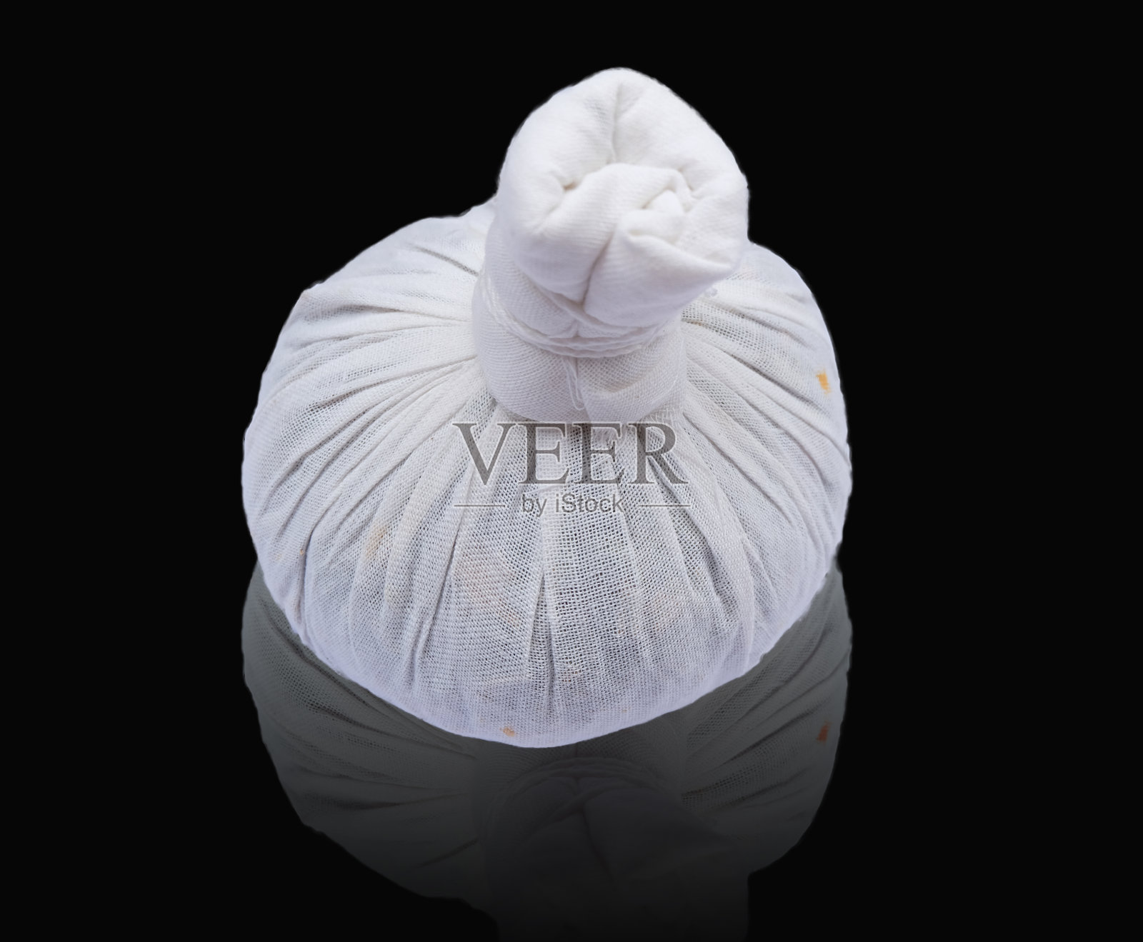 草药敷片分开放置照片摄影图片