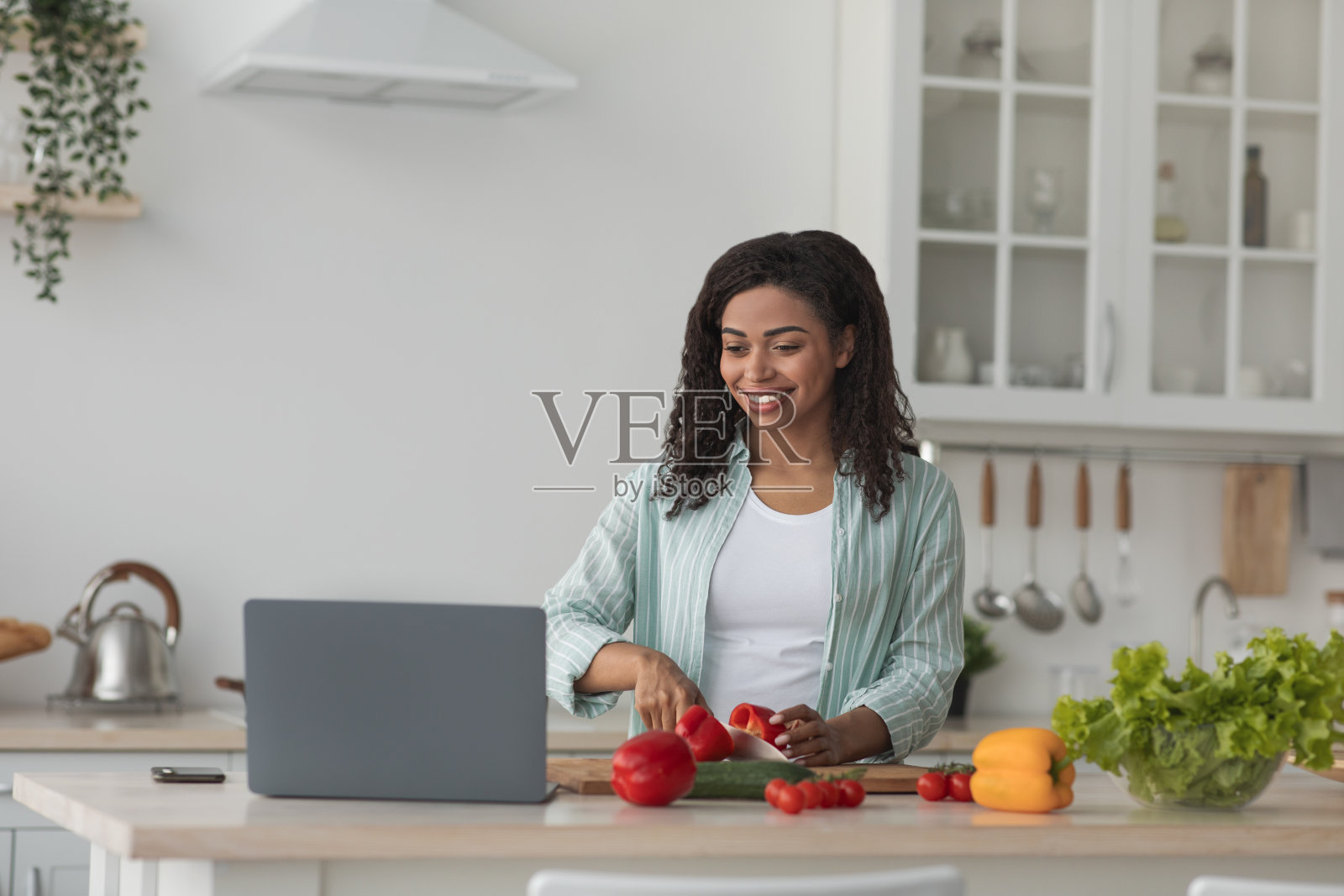 在线课程，远程美食课，新常态和现代烹饪照片摄影图片