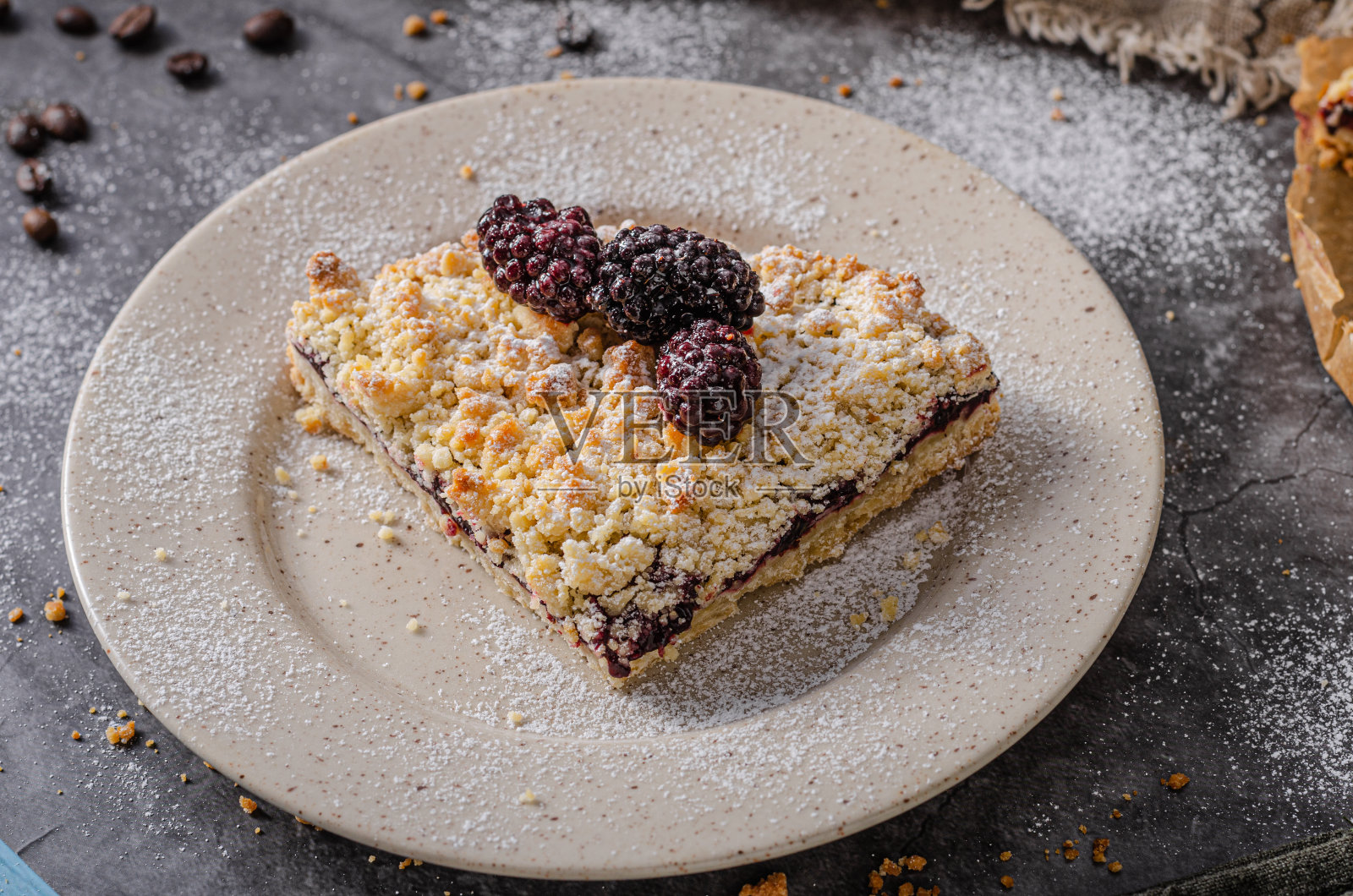 带有森林水果的乡村派照片摄影图片