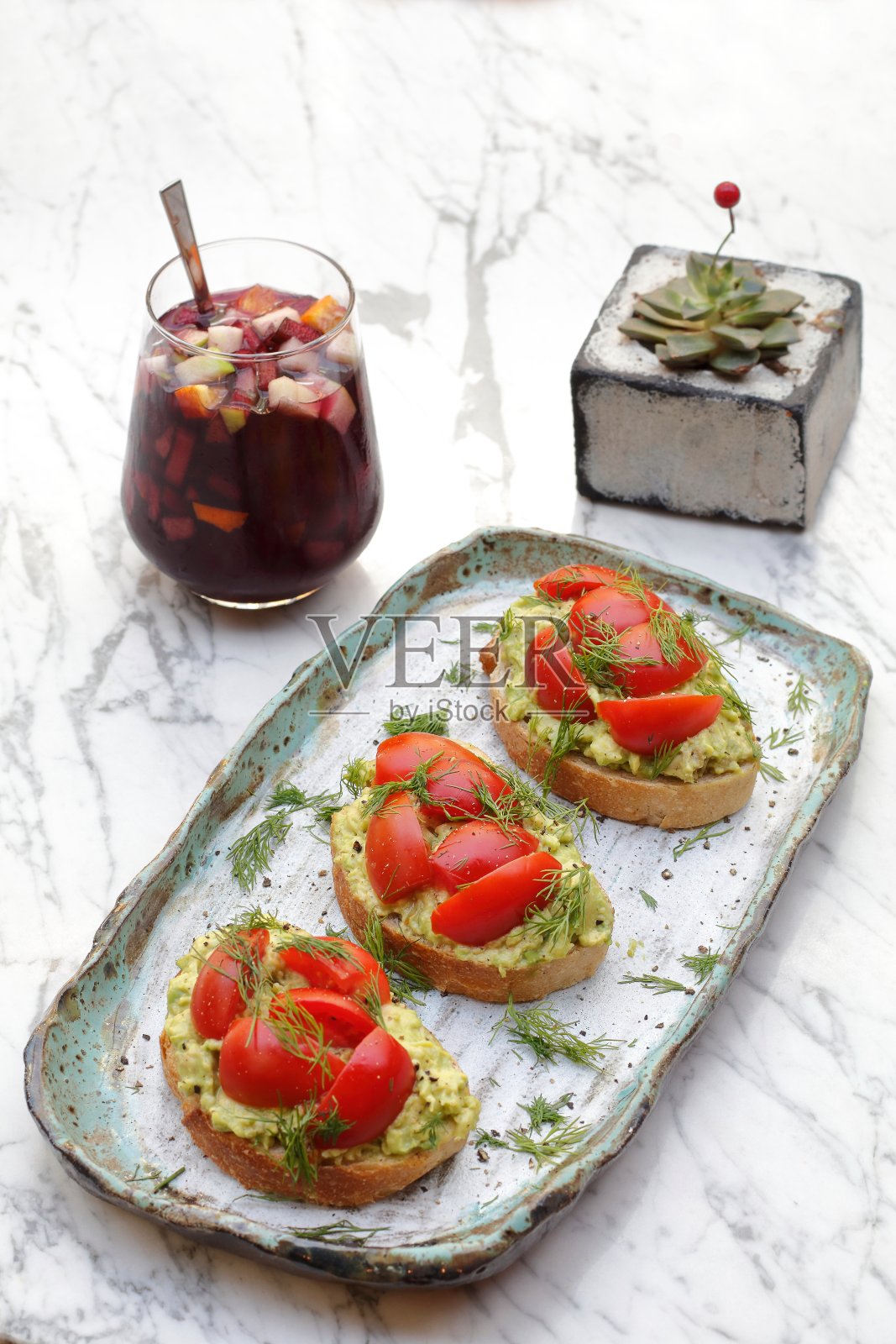 美味健康的早餐搭配面包照片摄影图片