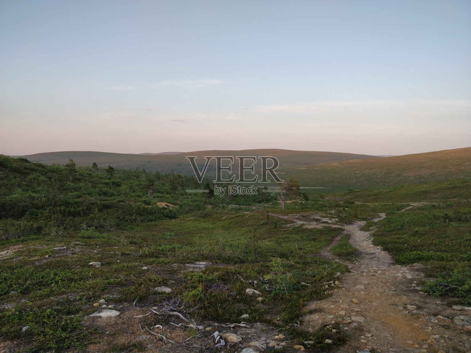 从拉普兰的山上看风景，草原自然照片摄影图片
