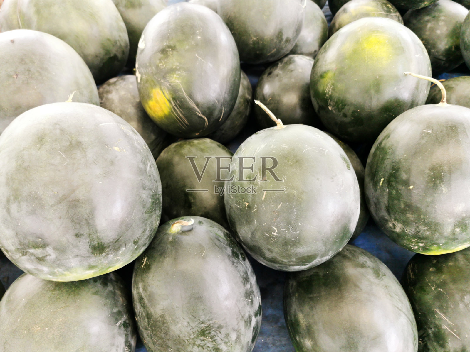 新鲜的西瓜照片摄影图片