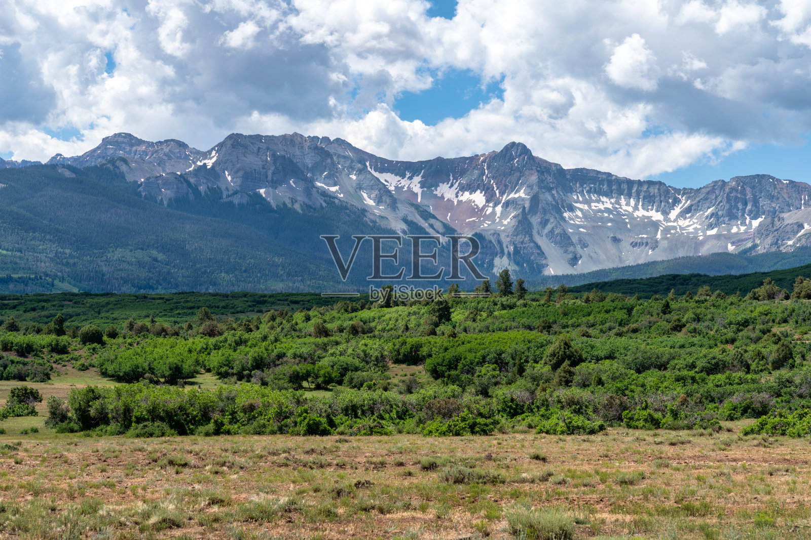 科罗拉多州美丽的山景照片摄影图片