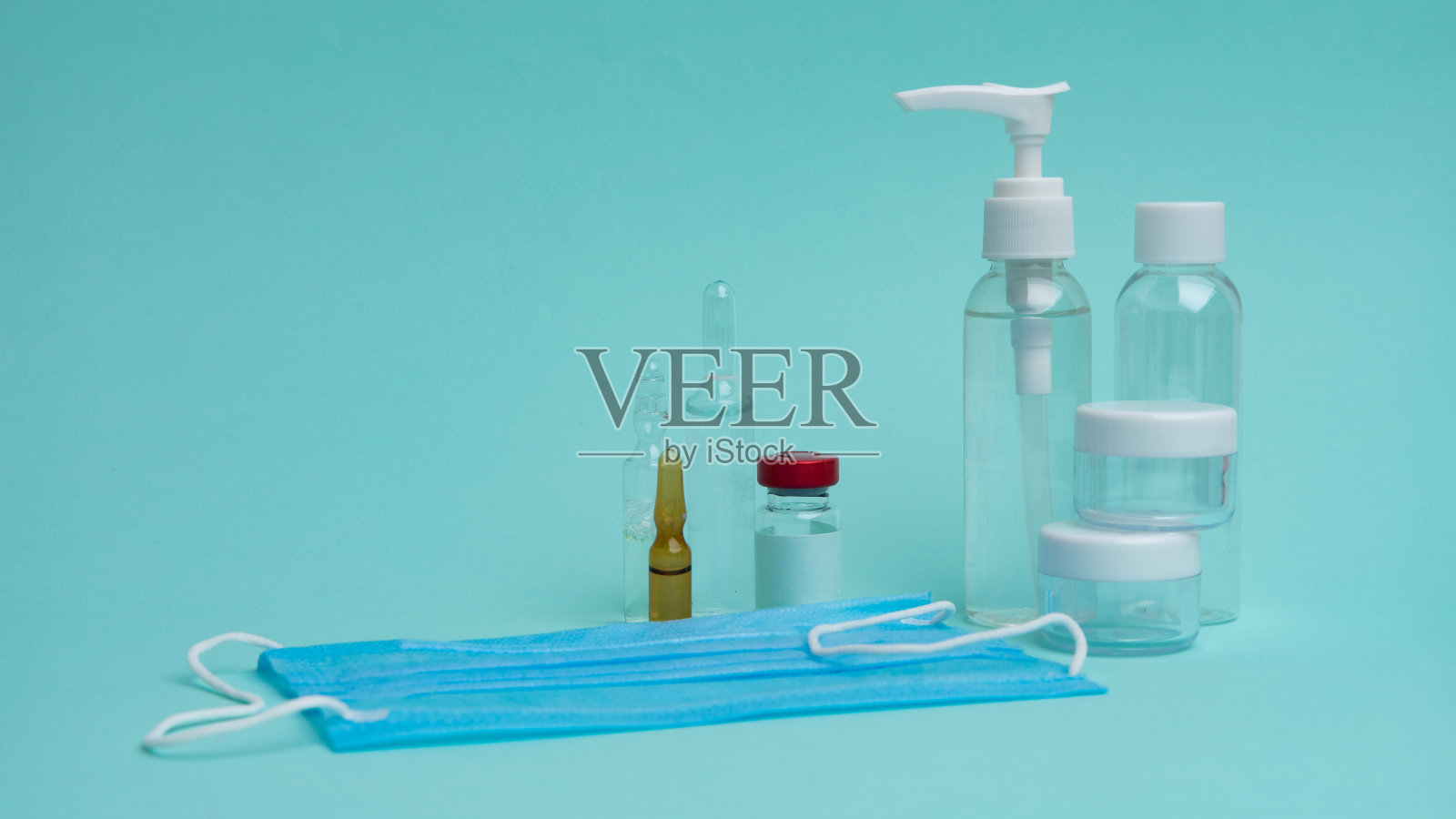 消毒剂、口罩和疫苗。医学。照片摄影图片