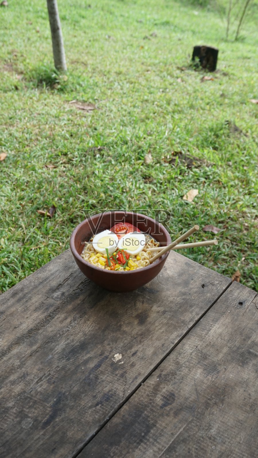 面条汤照片摄影图片