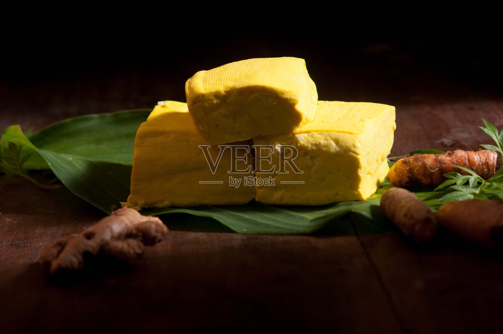 有机姜黄豆腐照片摄影图片